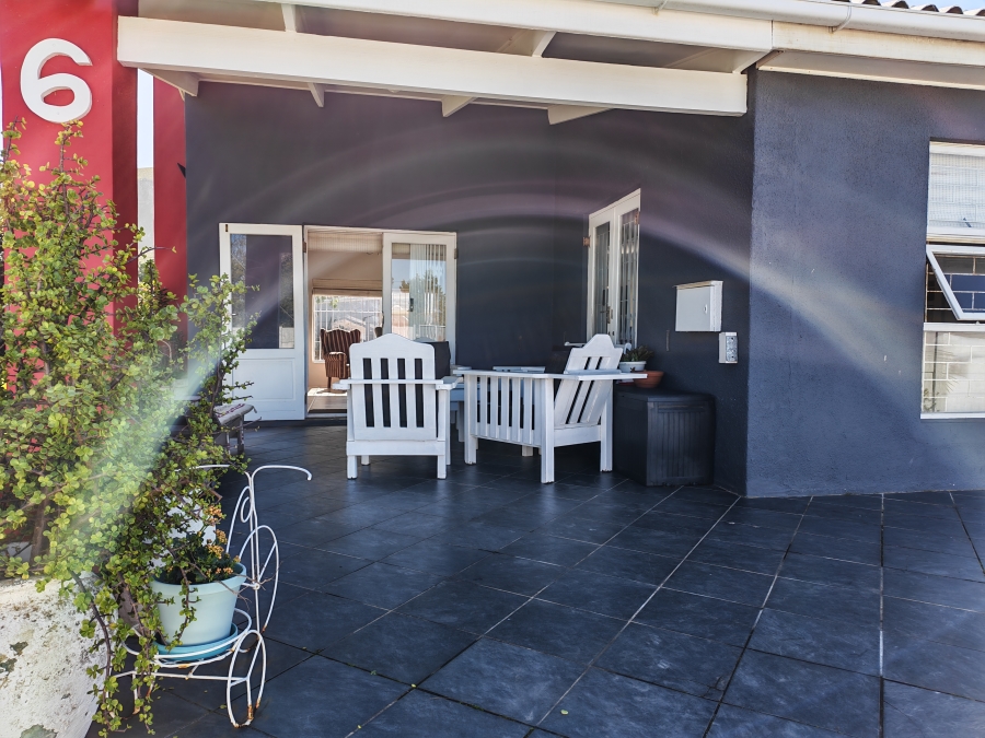 3 Bedroom Property for Sale in Palmiet Western Cape